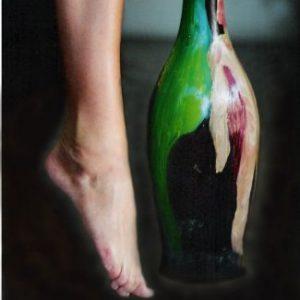 "Нога с бутылкой". Автор-В. Коренная
